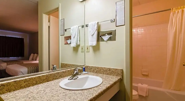 Четырёхместный номер Standard Extended Stay America Bellevue