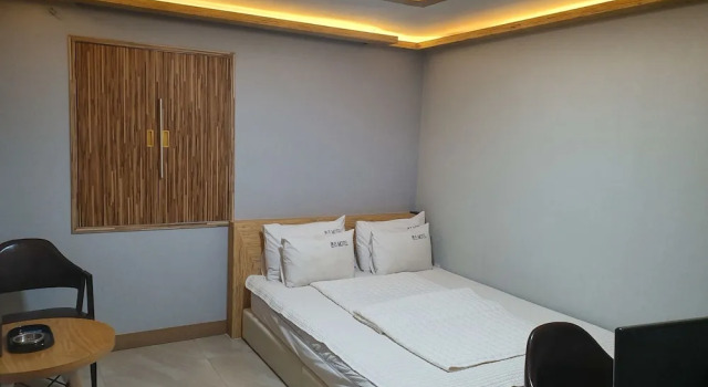 Queens Motel Jinju, Забронировать Мотель Мотели Чинджу, рядом с Национальный музей Чинджу, Мотель