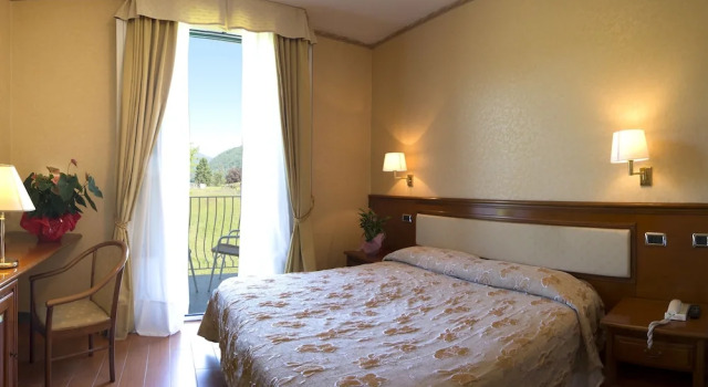 Двухместный номер Standard с балконом и с видом на озеро Hotel La Bussola