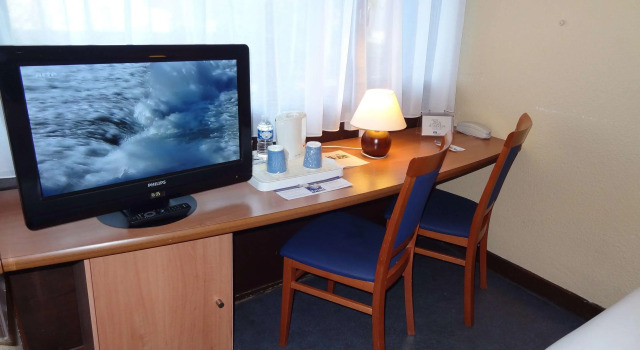 Kyriad Tarbes Odos, Rezerwuj Hotel Hotele w Hautes-Pyrénées z basenem, Basen