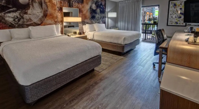 Двухместный номер Standard с балконом Courtyard by Marriott Nashville Vanderbilt West End