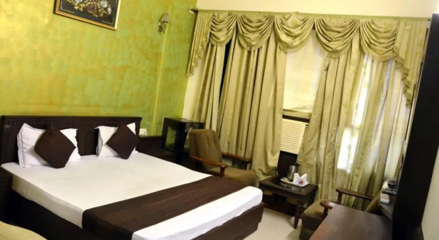 Номер Standard с балконом Hotel City Paradise
