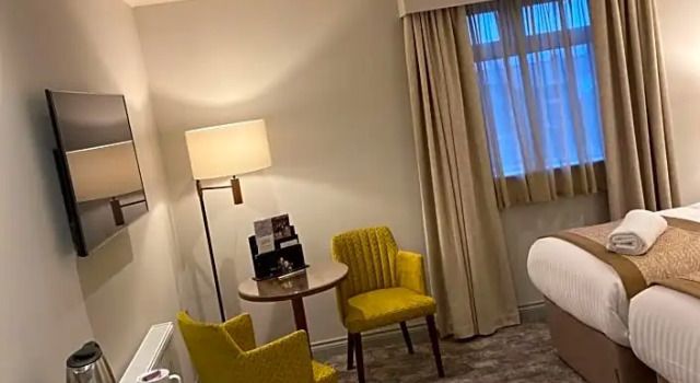 Номер Superior Caledonian Hotel