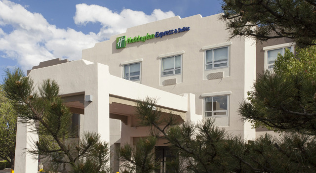 Holiday Inn Express & Suites Santa Fe by IHG