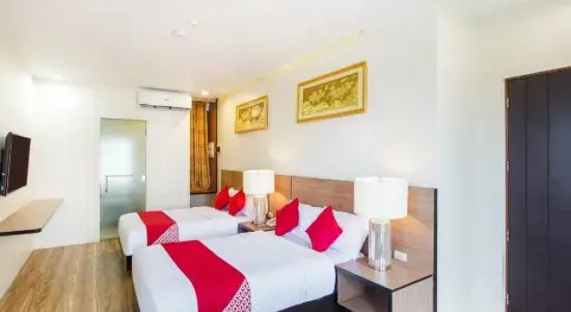 Люкс OYO 489 Casa Mia Hotel Suites