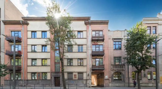 Downtown 4BD Master Apartment by Hostlovers, Prenota Appartamento Kaunas Contea di Kaunas