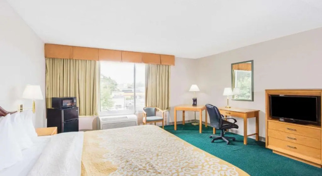 Номер Days Inn by Wyndham Cambridge