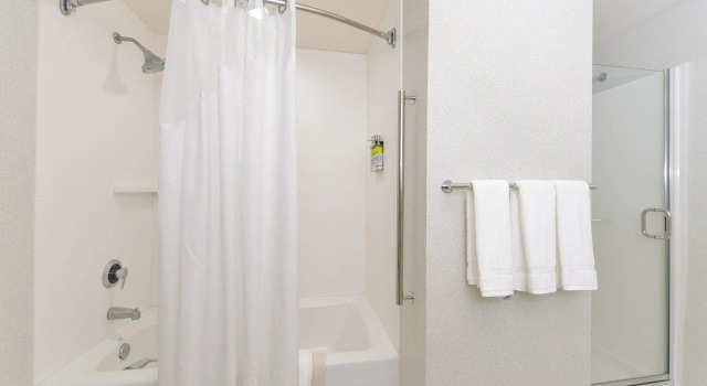 Четырёхместный номер Standard Holiday Inn Express Lodi by IHG