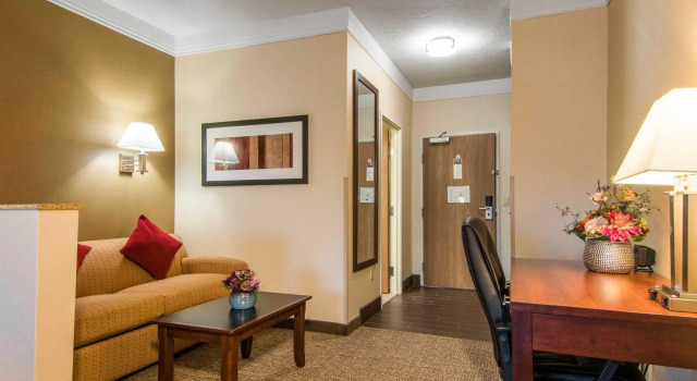 Двухместный люкс Comfort Suites Linn County Fairground and Expo
