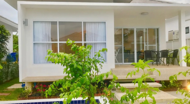 2 Bedroom Luxury House Near Beach, Забронировать Отель Отели Южного Таиланда с парковкой, Парковка