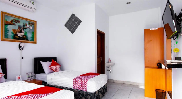 OYO 569 Cigadung Guest House Syariah