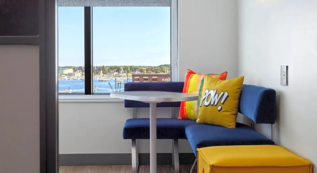 Двухместный номер с видом на воду Aloft by Marriott Portland Downtown Waterfront ME