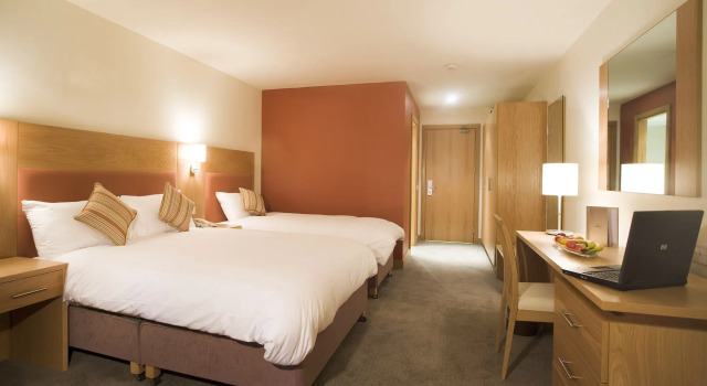 Maldron Hotel Portlaoise, Забронировать Отель  
