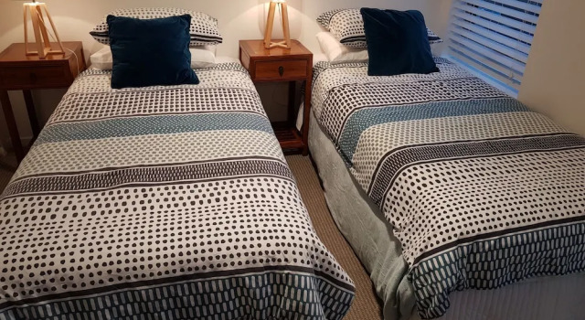 Amaranthine Abodes, Book Hotel Red Hill 