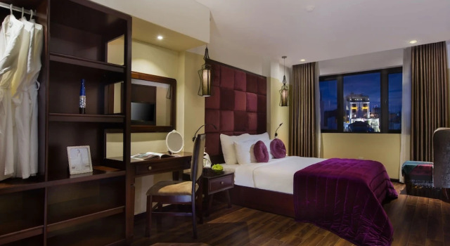 Трёхместный семейный номер Standard Ambassador Hanoi Hotel & Spa