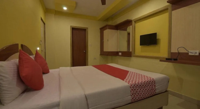 OYO 23516 Hotel Laxmi