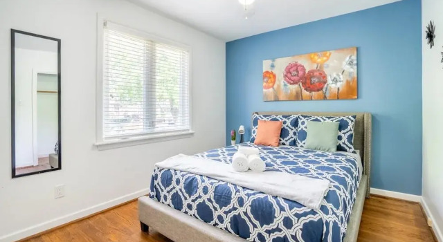 4BR Family Home - Sleeps 9 - w Private Pool Hot Tub, Varaa Hotelli Hamilton 