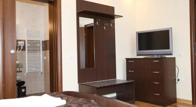 Oli House, Book Hotel Hotels in Alba with Parking, Parking