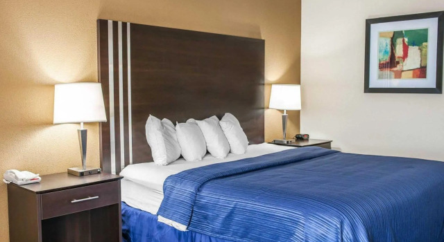 Номер Standard Quality Inn Terre Haute University Area