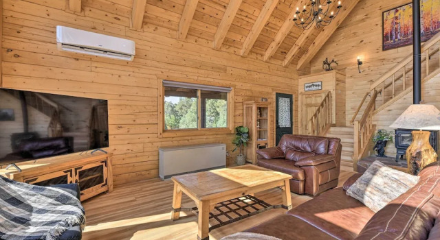 Lazy Beaver Lodge Pagosa Cabin w/ Deck, Fire Pit, Đặt Nhà nghỉ dưỡng Pagosa Springs 