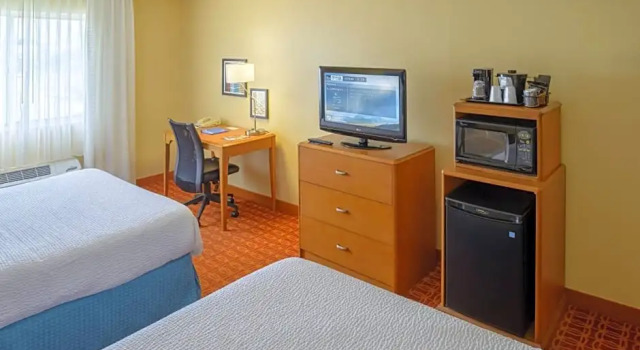 Четырёхместный номер Standard Fairfield Inn Indianapolis South