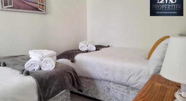Spireview 2 Bedroom Apartment EVB Properties Short Lets & Serviced Accommodation ,Titanic City- Southampton, Varaa Huoneisto Asunnot kohteessa Merseyside, Huoneisto