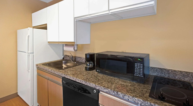 Двухместный номер Standard MainStay Suites Detroit Farmington Hills