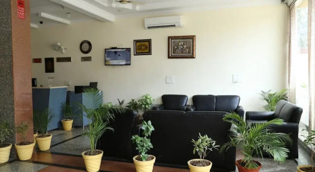 Hotel G K President, Prenota Hotel Hotel a Chandigarh Region con piscina, Piscina