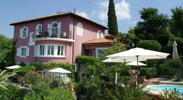 Welcoming Bungalow on Beach in Kraljevica, Забронировать Отель Отели в центре Кралевица, в центре