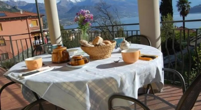 Wohnung ANNETTA mit Sicht auf See und Berge für 4-5 Personen