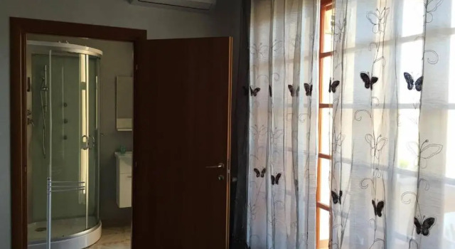 Standard- dobbelt værelse med altan med udsigt B&B Butterfly