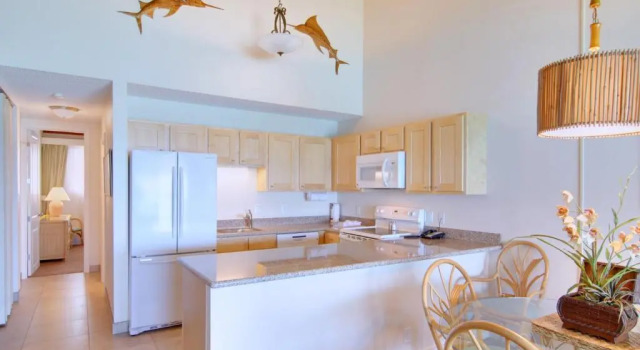 Апартаменты с 2 комнатами рядом с пляжем Napili Sunset Beach Front Resort