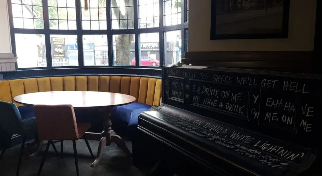The Bournbrook Inn, Varaa Matkakoti Kings Norton West Midlands
