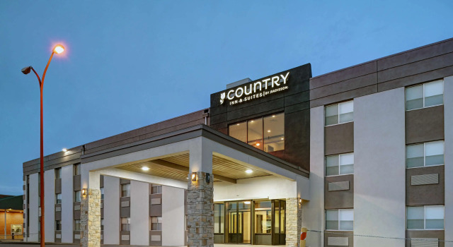 Country Inn & Suites by Radisson, Pierre, SD