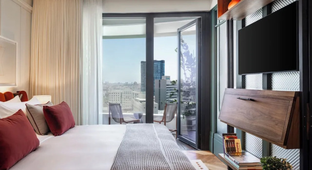 Номер Classic The George Tel Aviv