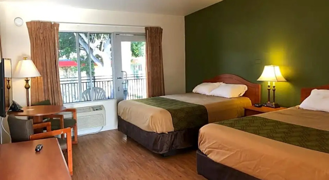 Четырёхместный номер Standard Garden Inn & Suites Oakland Airport