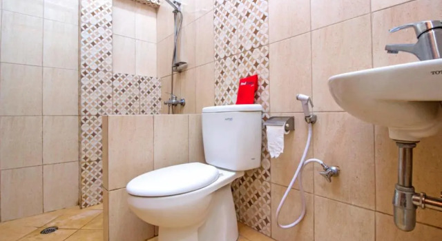 Standard Familie Zimmer Residences by RedDoorz near Rumah Mode