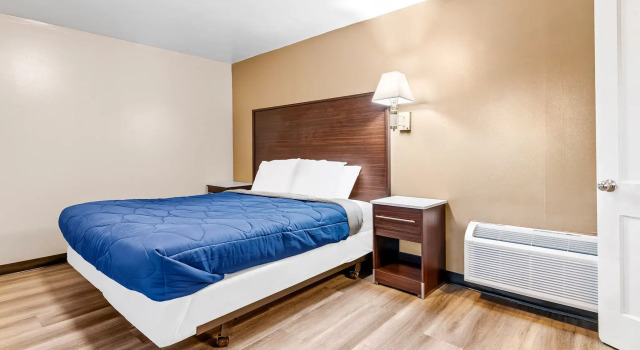 Starlite Motel, Boek Motel Middletown 