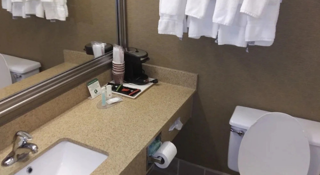 Номер Standard Suburban Studios Syracuse Fairgrounds