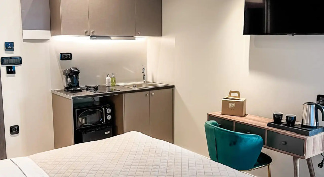 Студия Standard Royalty Suites Psyrri