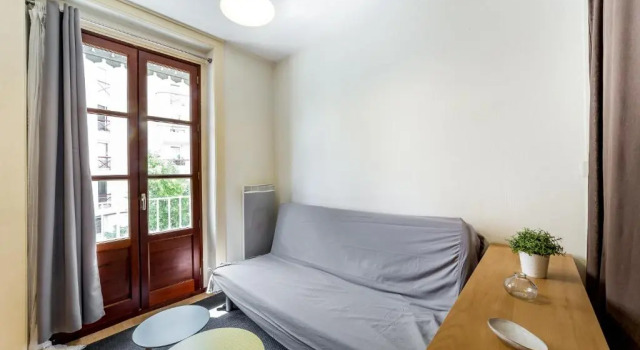 Cozy stopover near Part Dieu station, Rezerwuj Hotel Hotele w Rhône z parkingiem, Parking