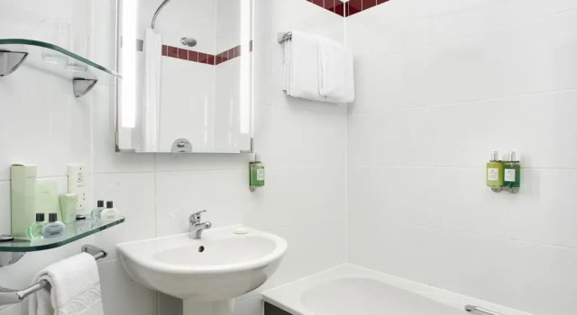 Трёхместный номер Leonardo Hotel Liverpool