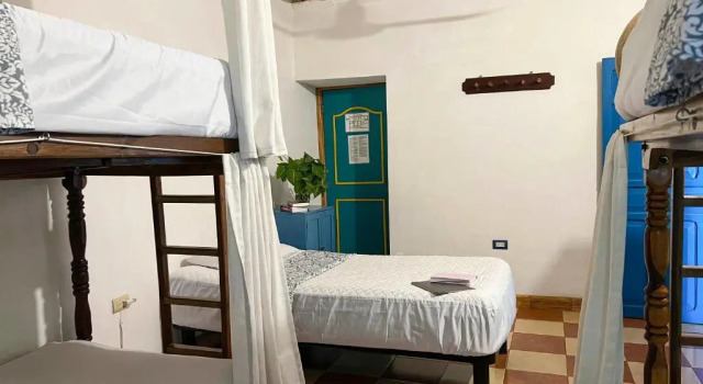 Кровать в общем номере Hostel Candelaria