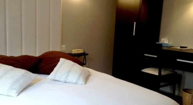 Logis L'Auberge Picarde, Varaa Hotelli Acheux-en-Vimeu 