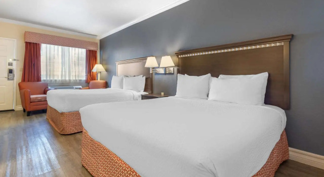Четырёхместный номер Standard Цокольный этаж Best Western Anthony/West El Paso