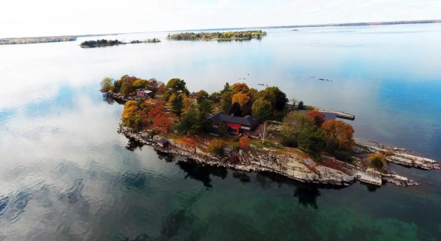 Коттедж Whiskey River Cottages formerly Seaway Slips