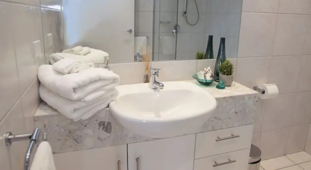 Апартаменты с балконом и с видом на сад Hilltop Apartments Phillip Island