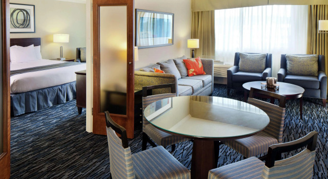 DoubleTree by Hilton Norwalk, Забронировать Отель Норволк штат Коннектикут