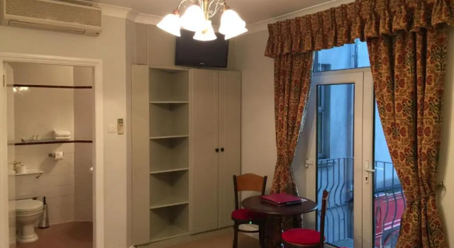 Двухместный номер Classic с балконом O Donovans Hotel