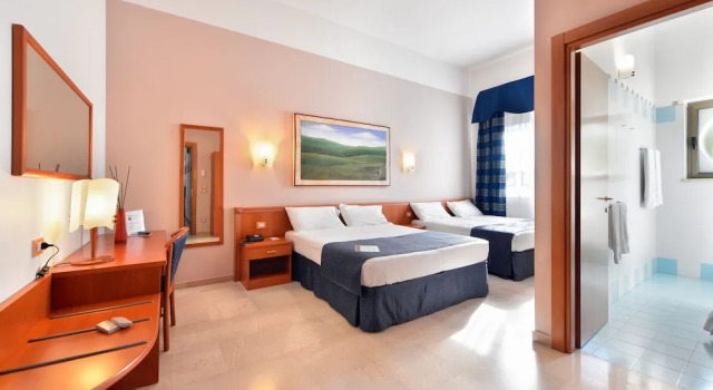 Четырёхместный номер Comfort Hotel dAltavilla